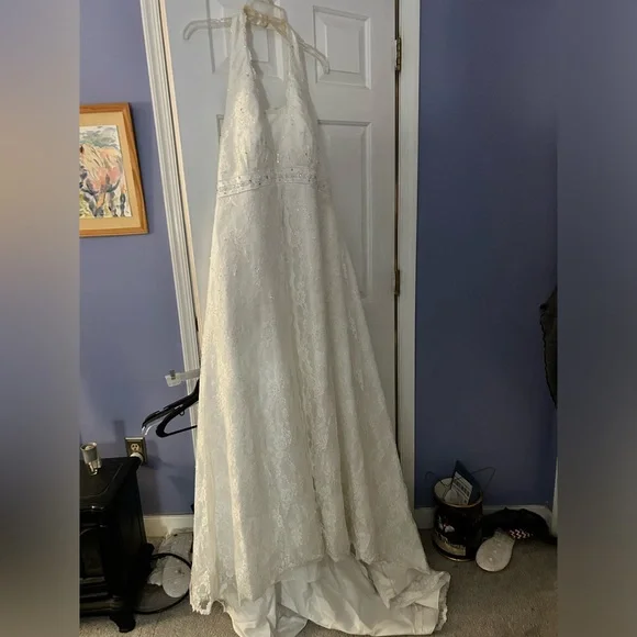 David's Bridal | Dresses | Davids Bridal Halter Wedding Dress 8w Beaded And  Lace | Poshmark